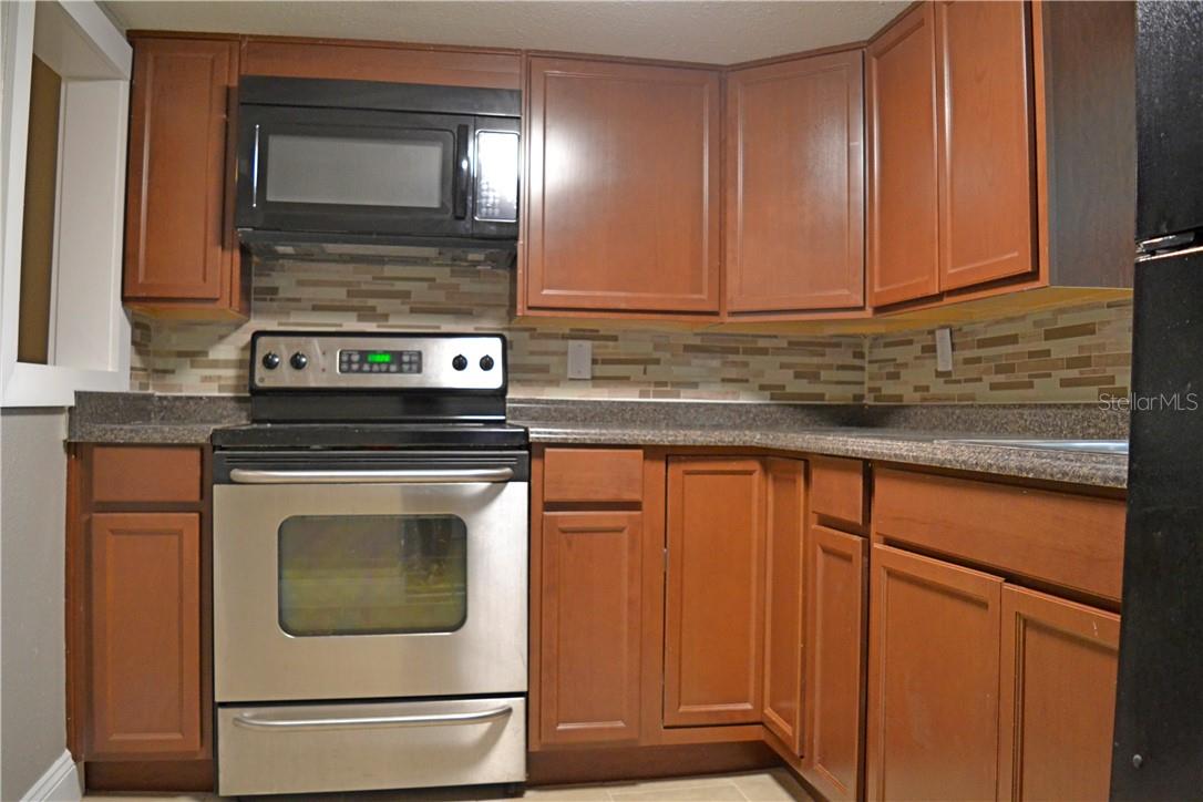 647 S Delaware Ave Property Photo 3