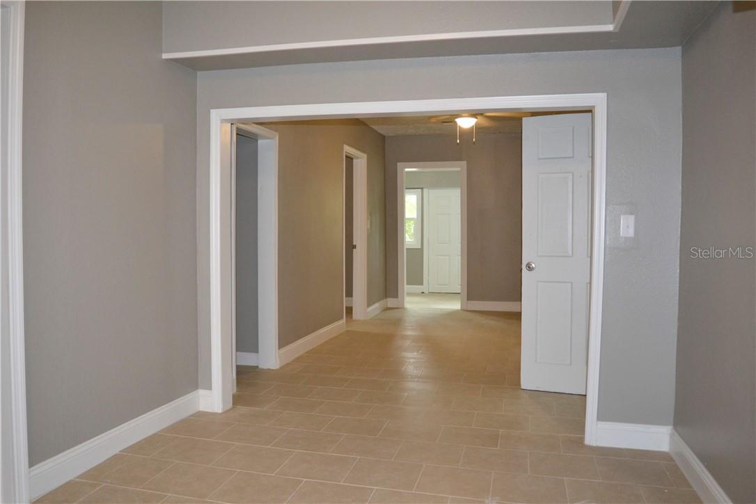 647 S Delaware Ave Property Photo 18