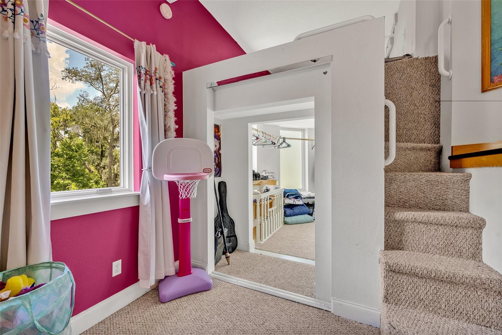 9 Stone Gate N Property Photo 25