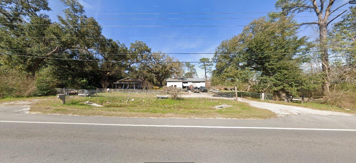 720 E Olive Rd Property Photo 2