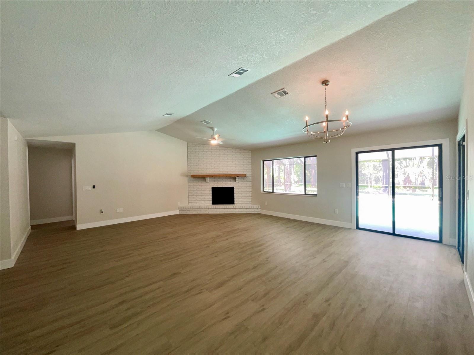17 Evans Dr Property Photo 3