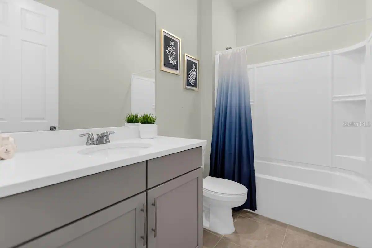 1676 Tropical Palms Cir Property Photo 13