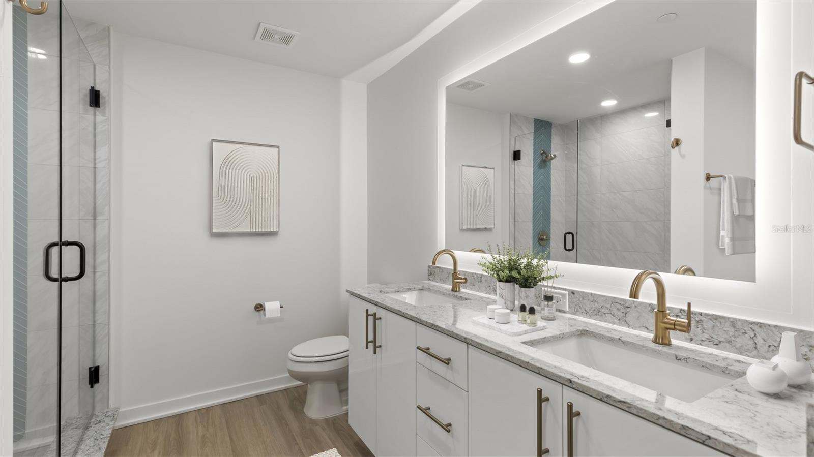 225 1st Ave N #b2 Property Photo 23