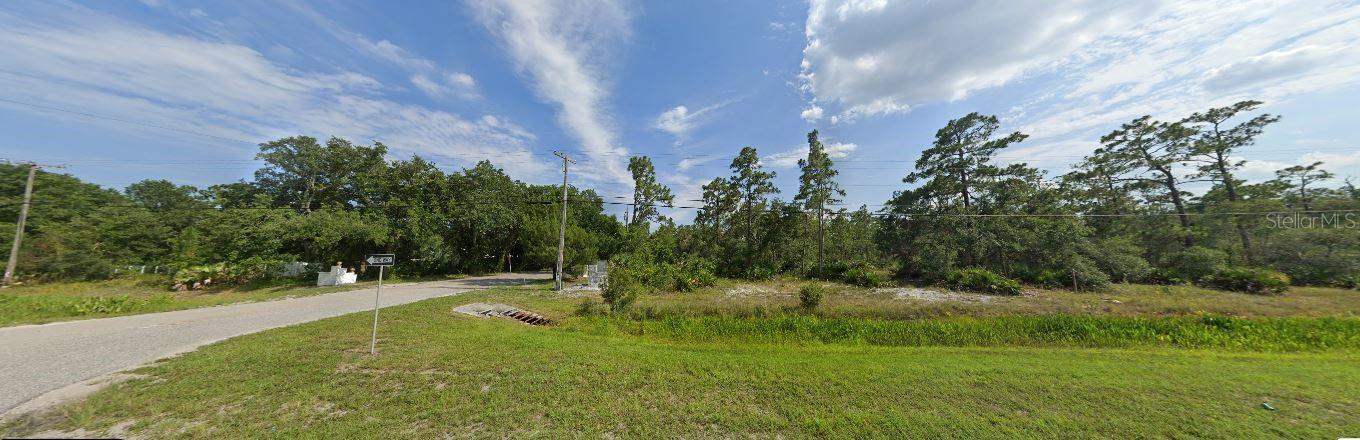 1018 Greenbriar Dr Property Photo 2