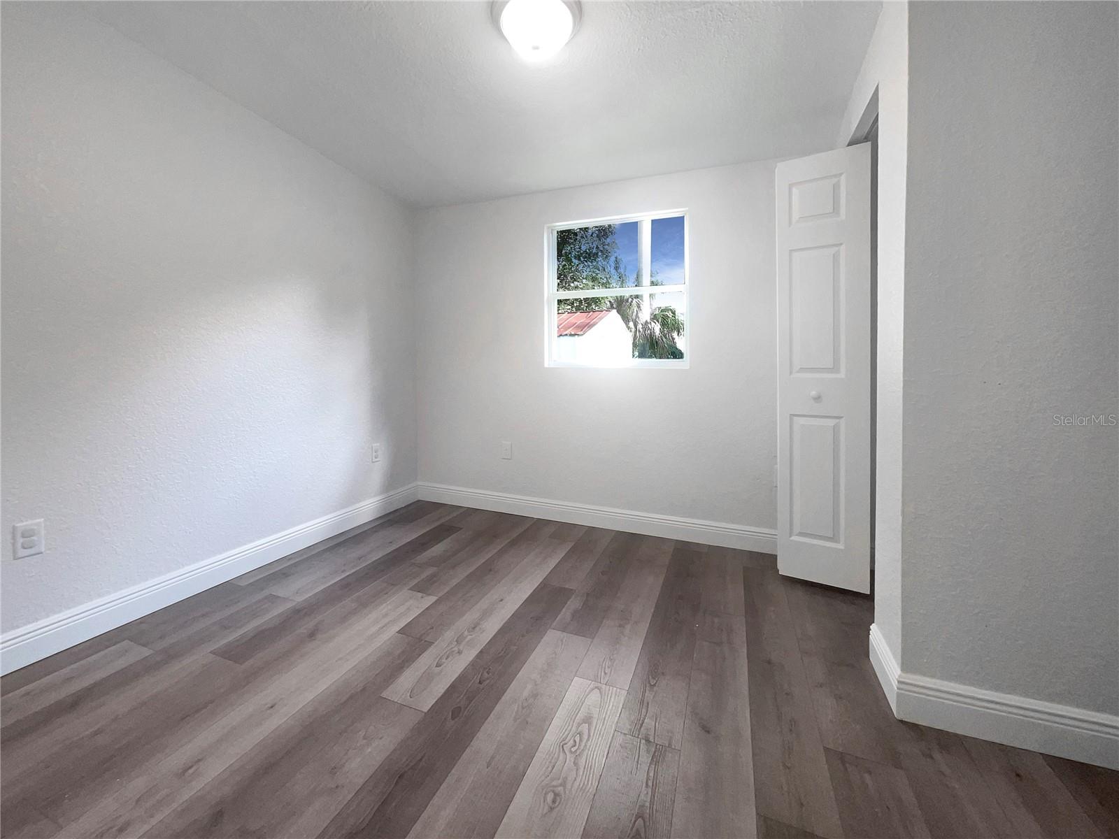 1220 36th Ave W Property Photo 7
