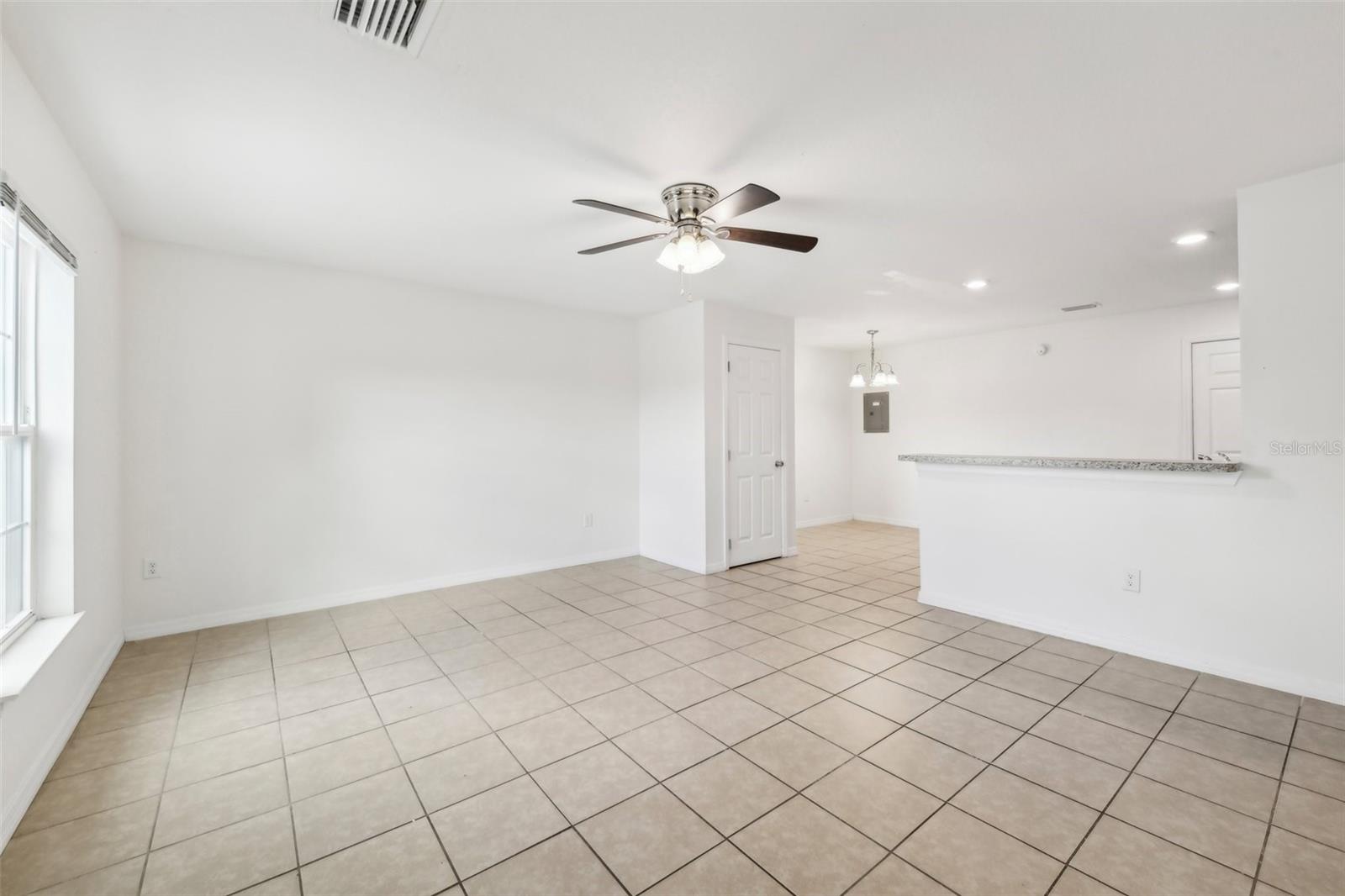 210 Majors Ln #b Property Photo 4