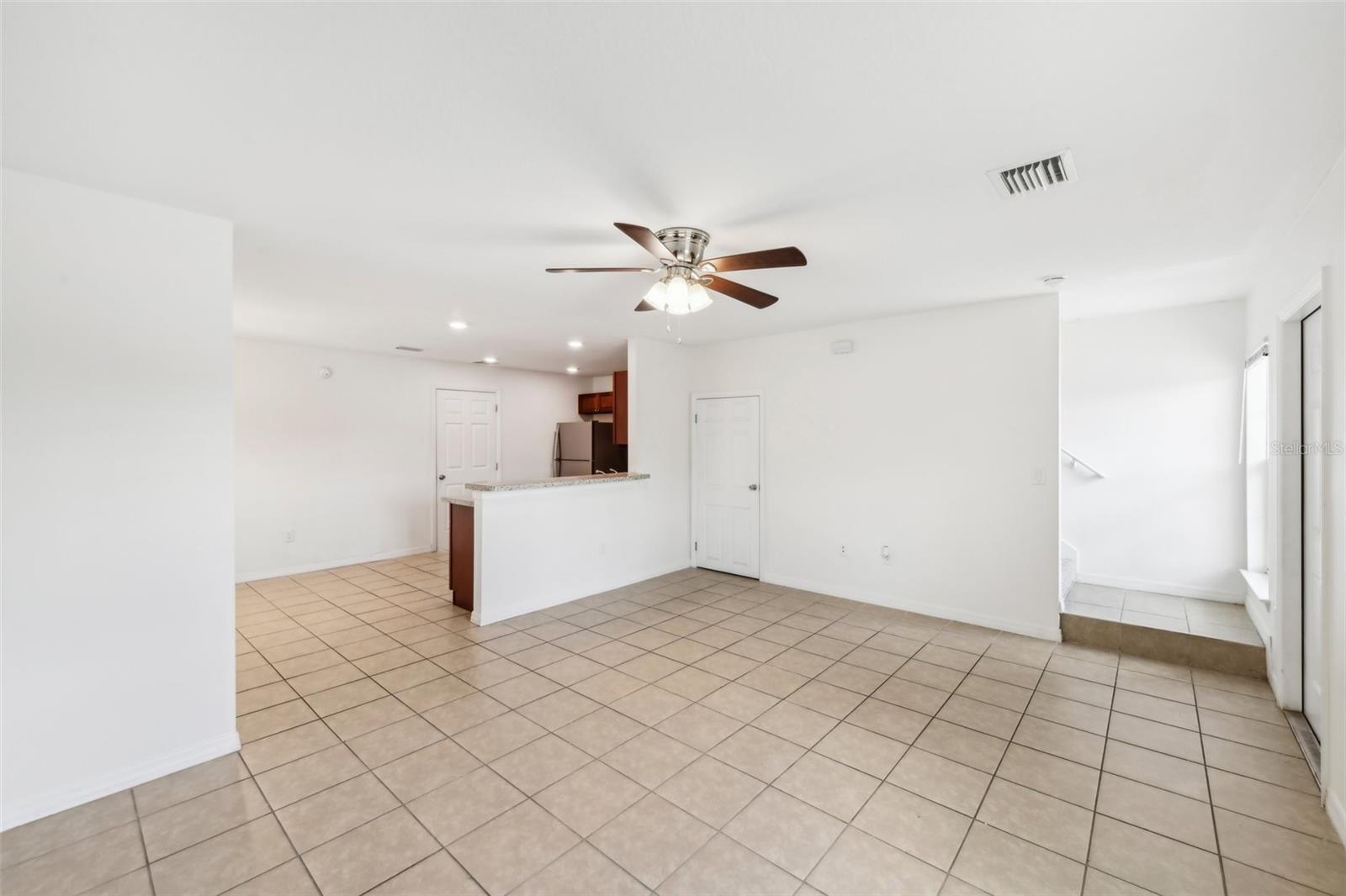 210 Majors Ln #b Property Photo 5