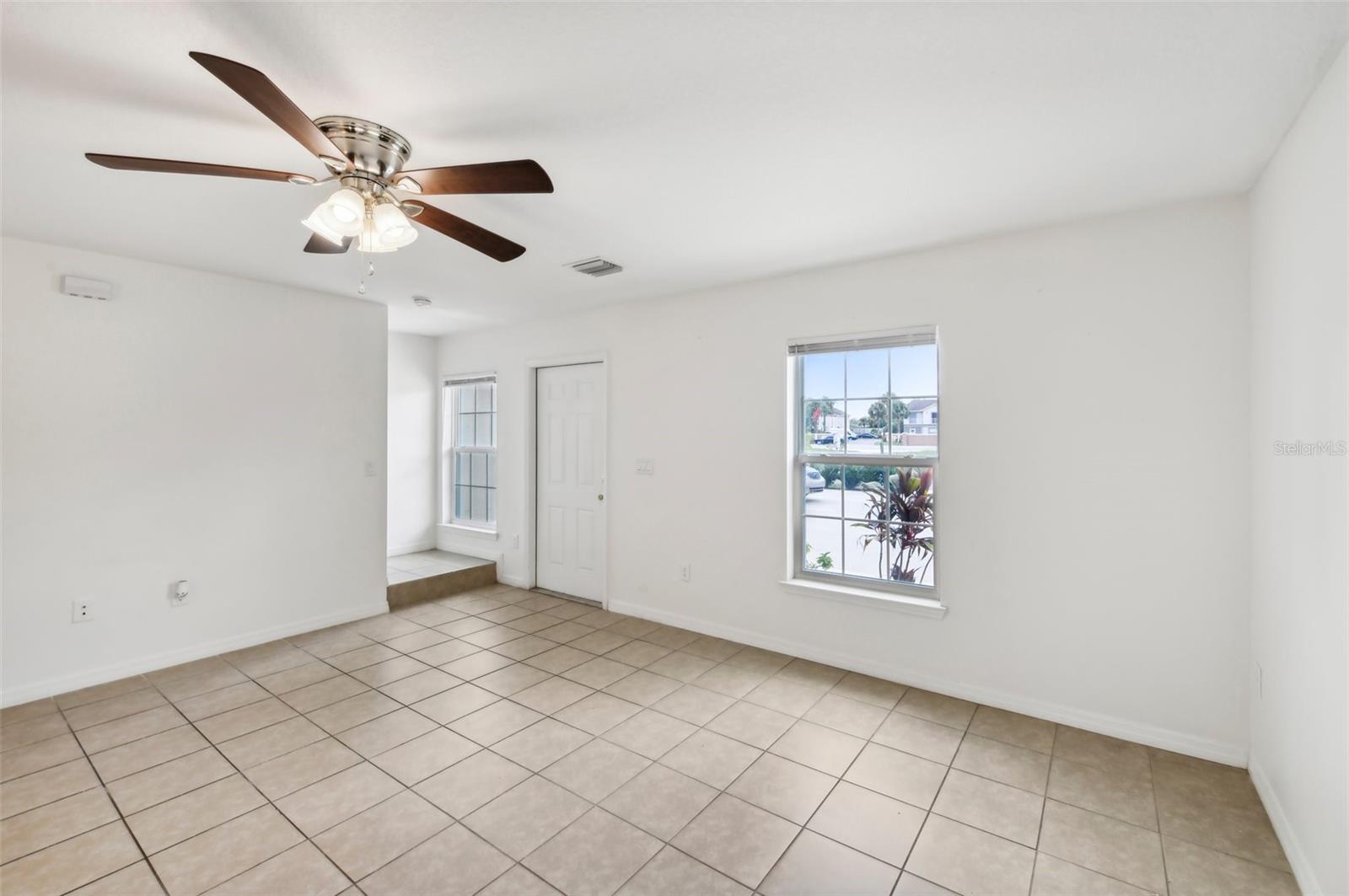 210 Majors Ln #b Property Photo 6