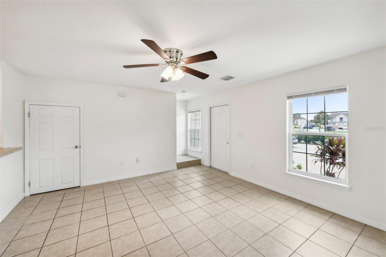210 Majors Ln #b Property Photo 7