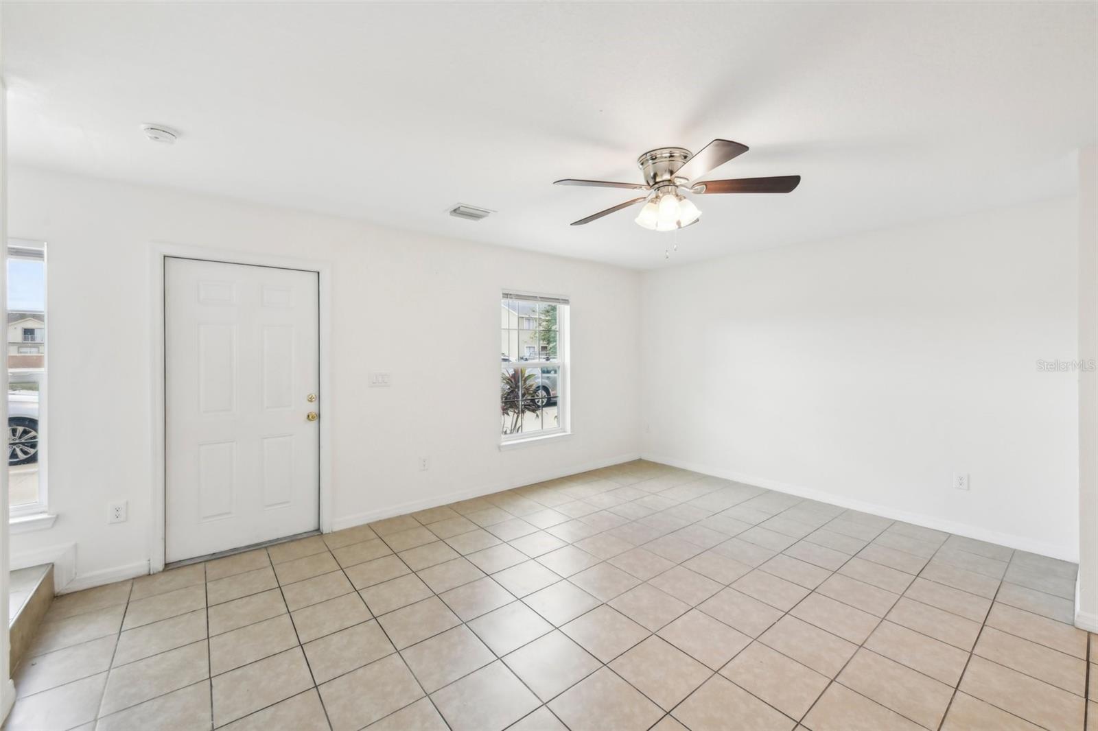 210 Majors Ln #b Property Photo 8