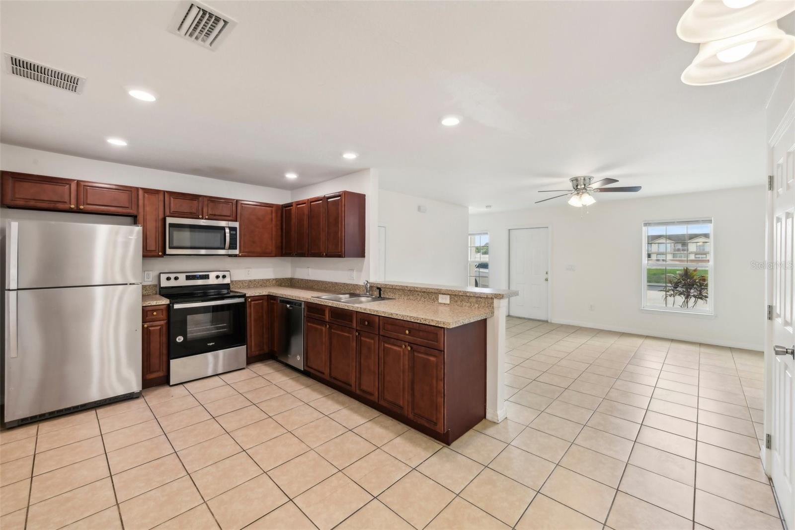 210 Majors Ln #b Property Photo 10