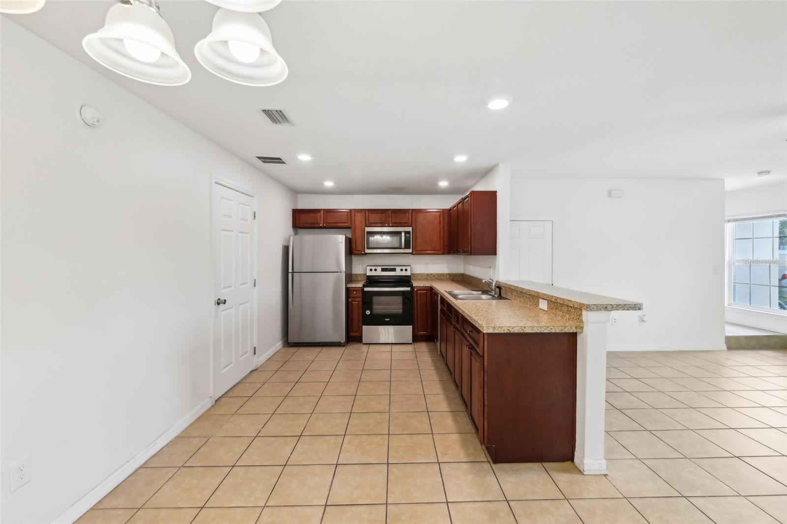 210 Majors Ln #b Property Photo 11