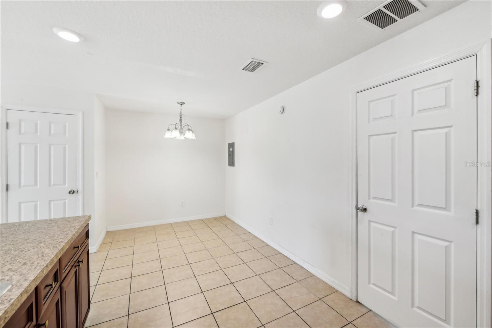 210 Majors Ln #b Property Photo 13