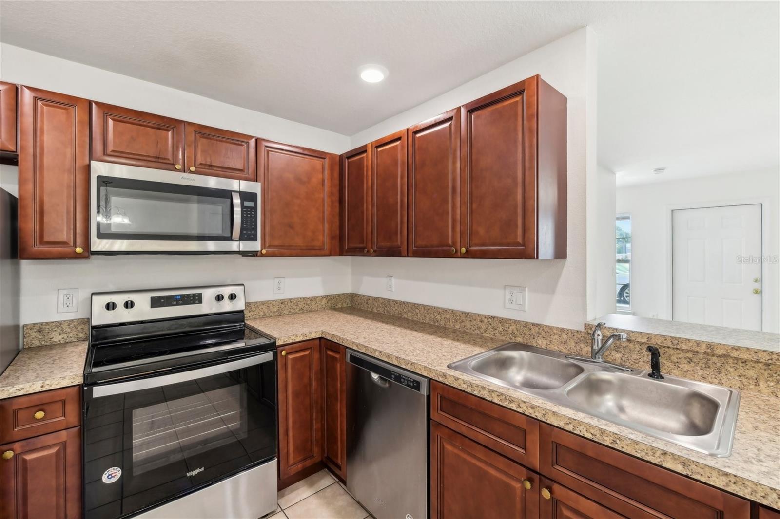 210 Majors Ln #b Property Photo 14