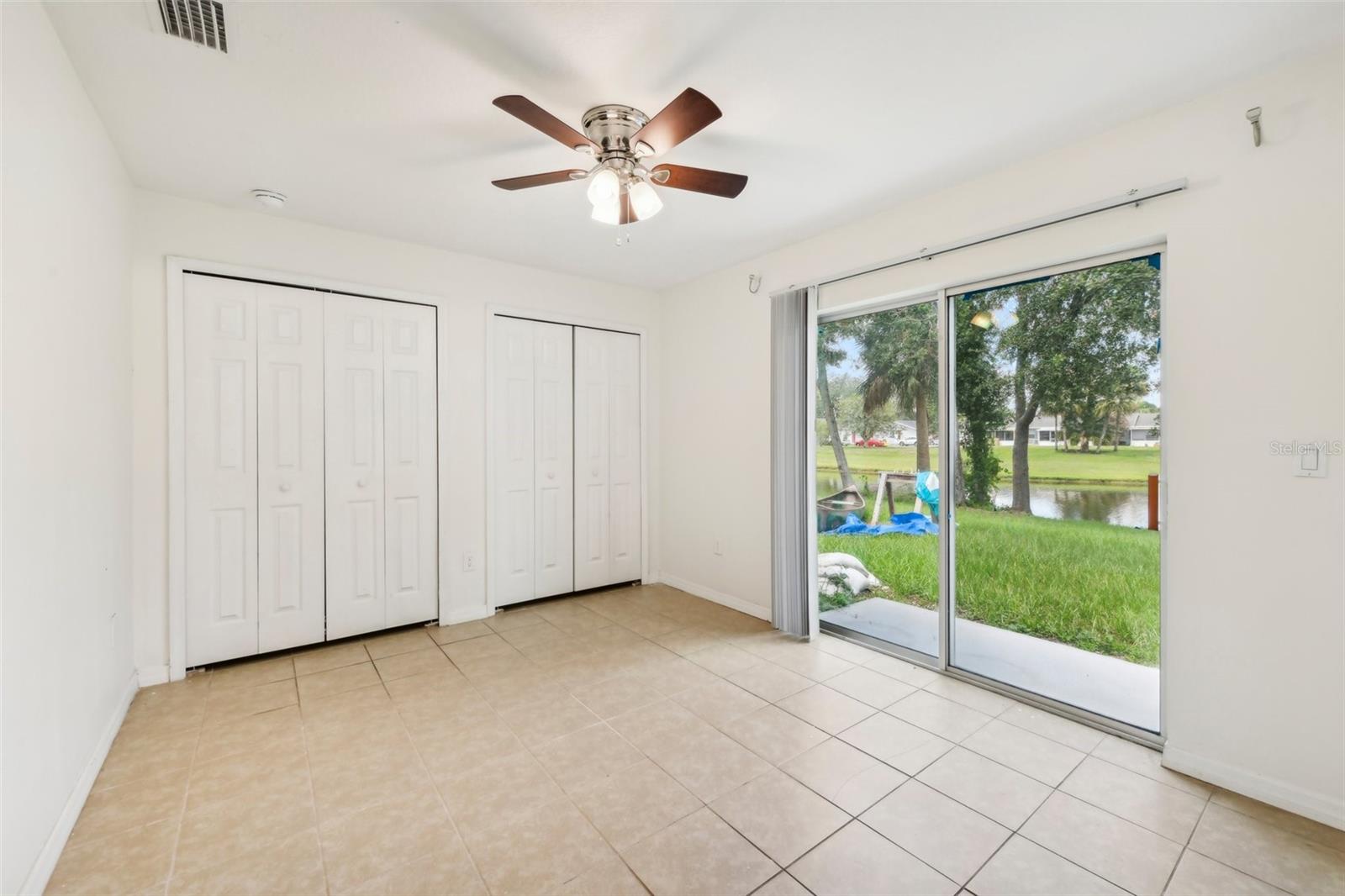 210 Majors Ln #b Property Photo 17