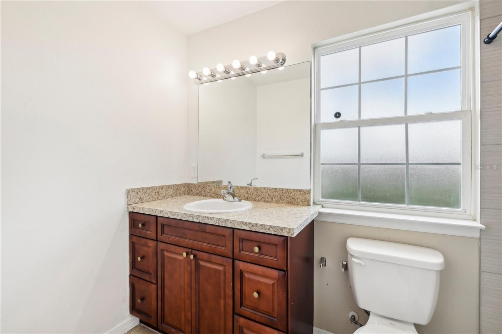 210 Majors Ln #b Property Photo 22