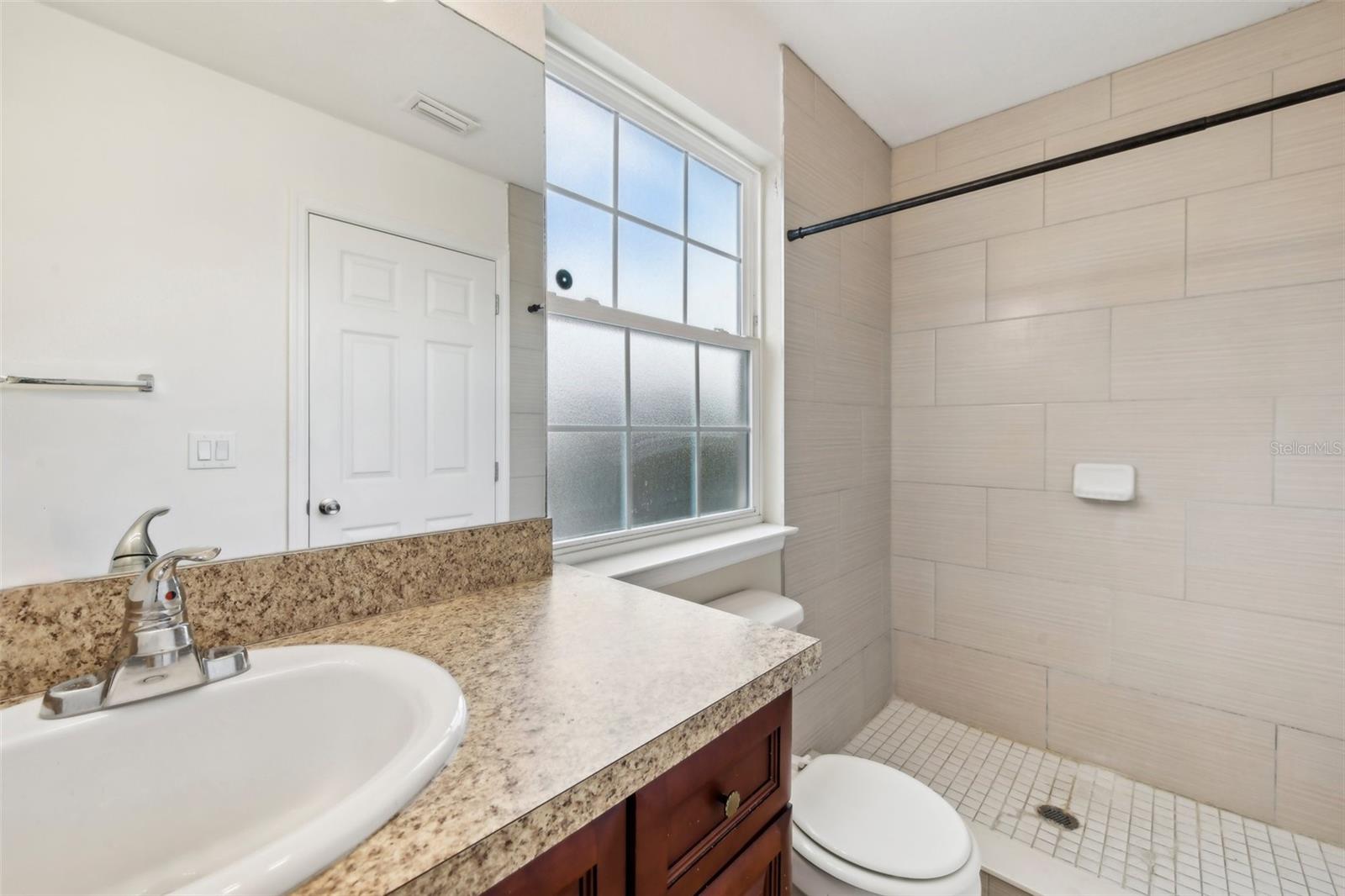 210 Majors Ln #b Property Photo 23