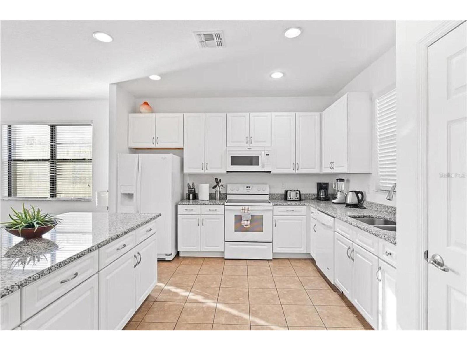 2654 Rosemont Cir Property Photo 12