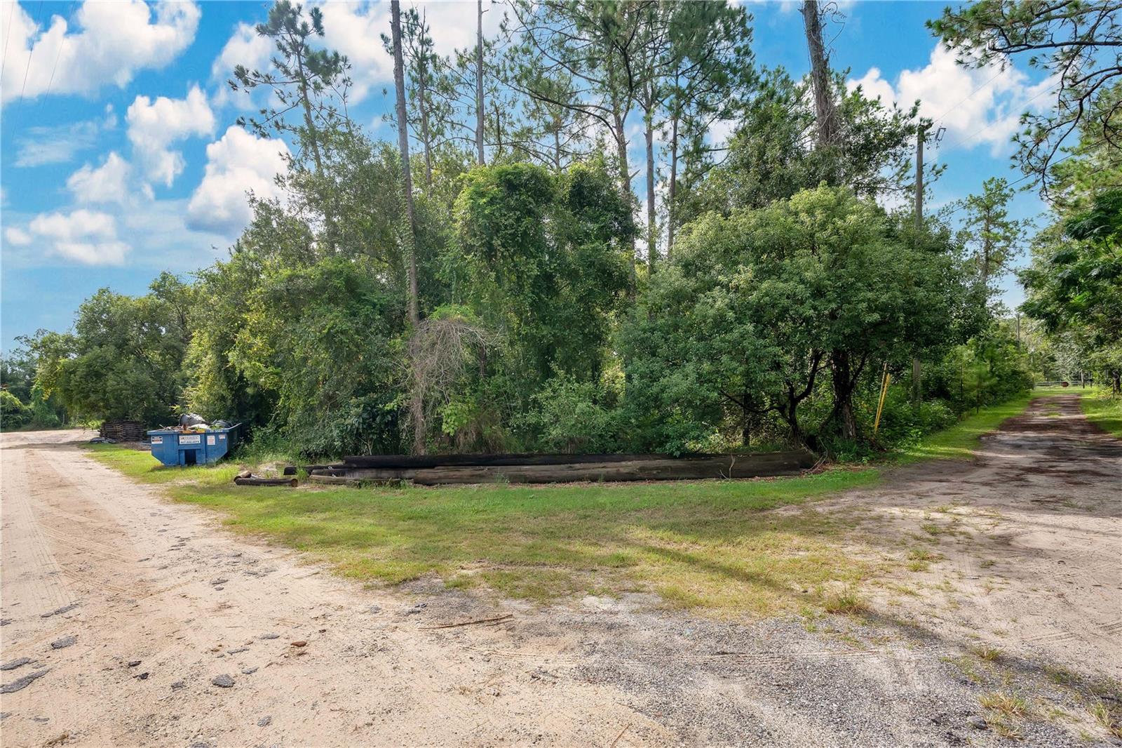 Farmingdale Rd Property Photo 2