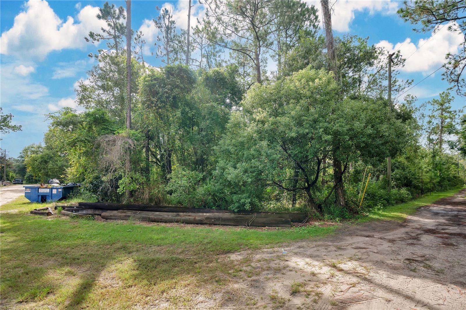 Farmingdale Rd Property Photo 3