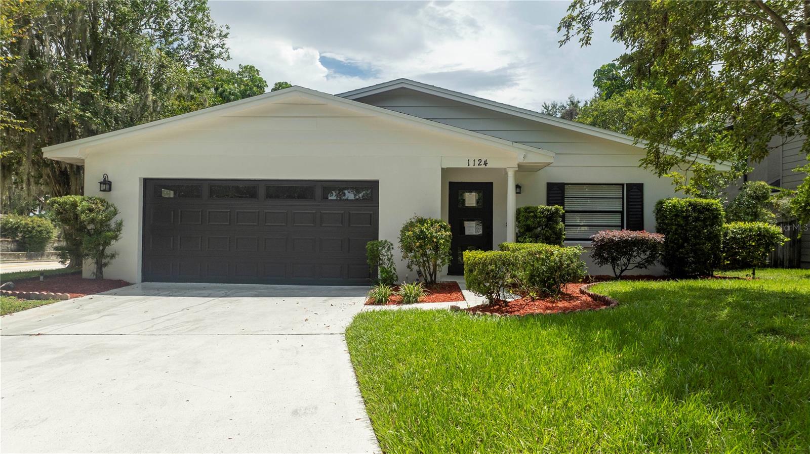 1124 Munster St Property Photo 1