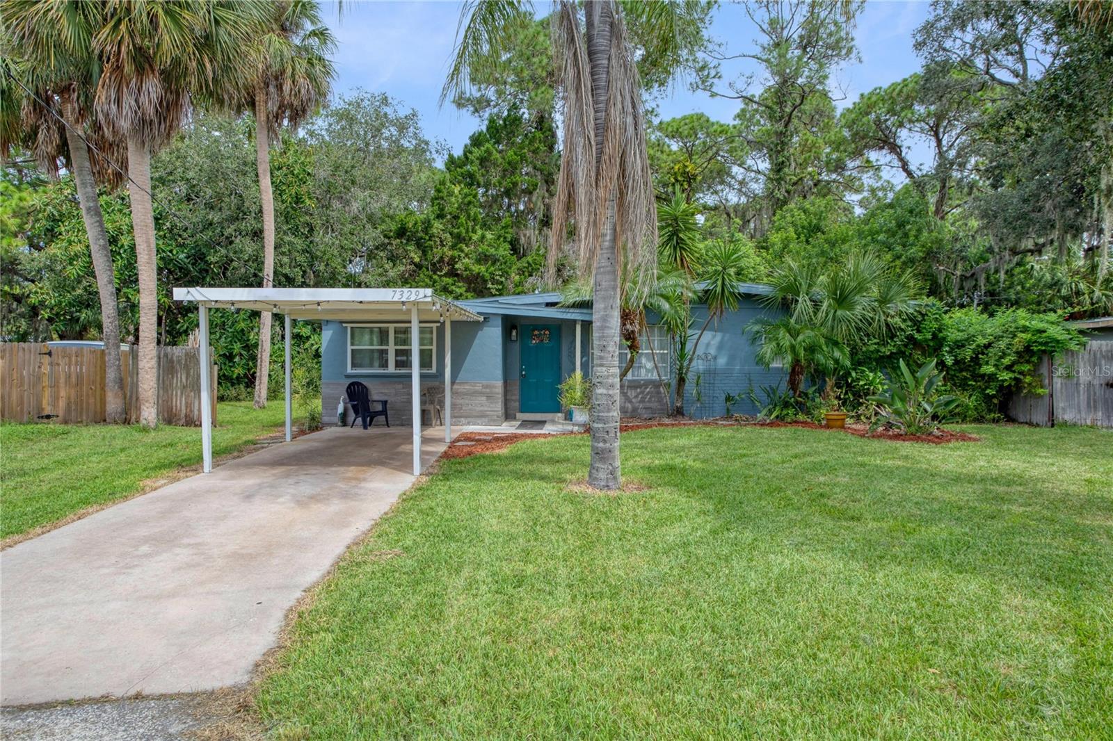 7329 Royal Palm Dr Property Photo 1