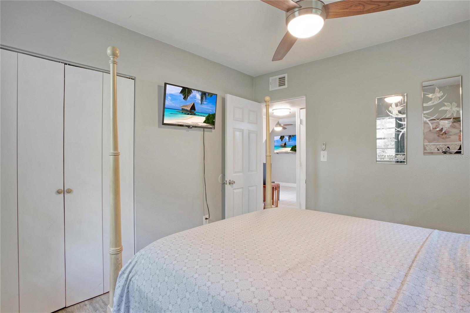 7329 Royal Palm Dr Property Photo 6