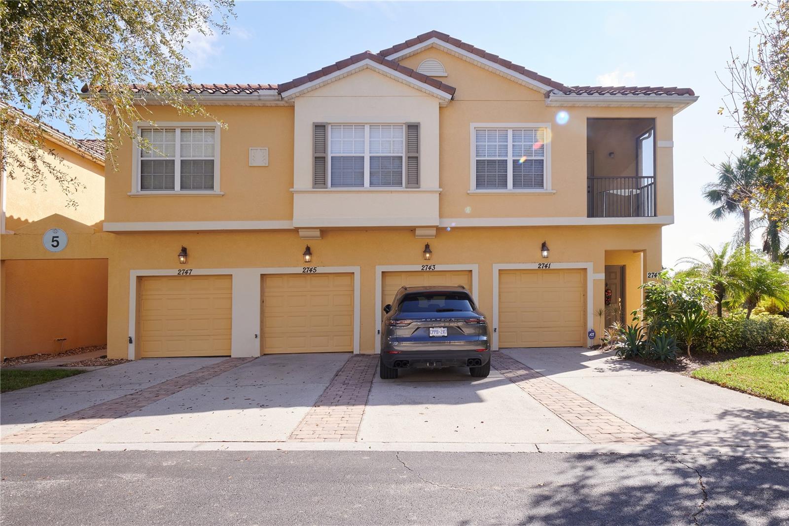 2745 Oakwater Dr Property Photo 1