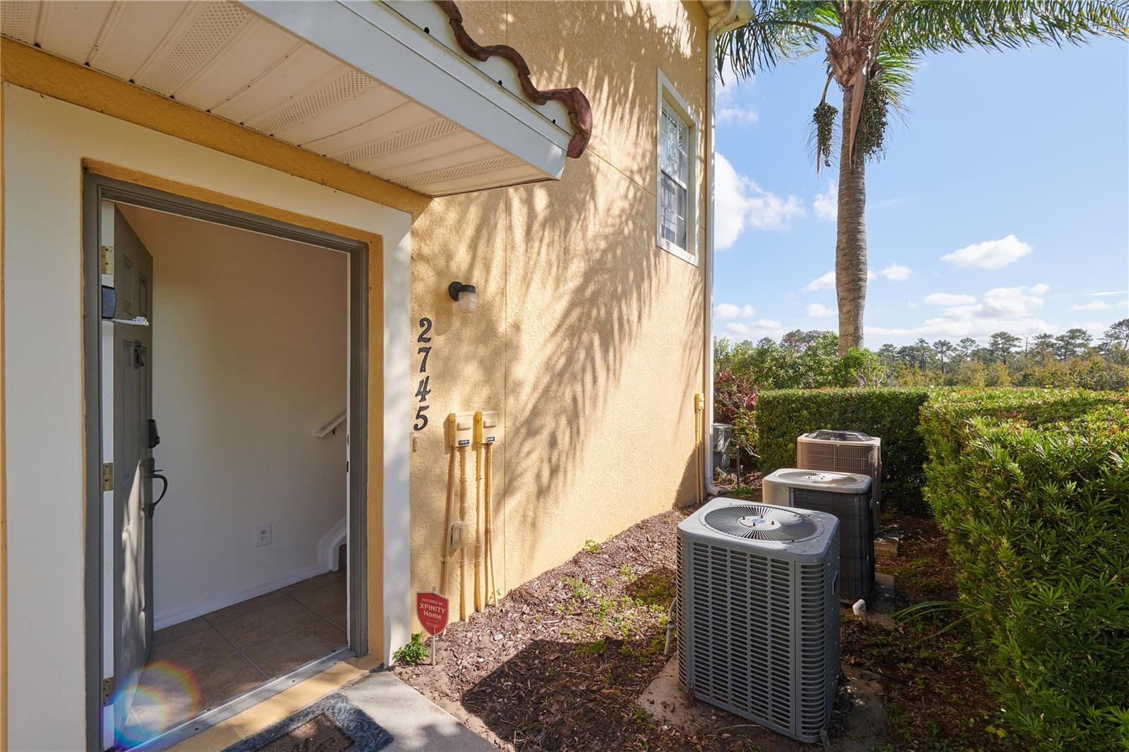 2745 Oakwater Dr Property Photo 4
