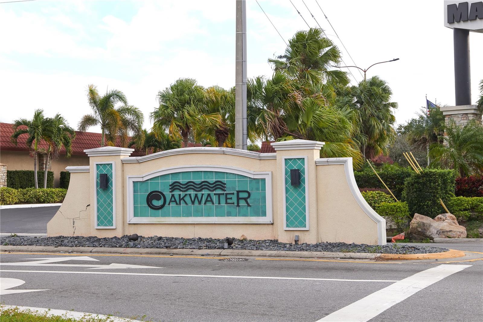2745 Oakwater Dr Property Photo 35