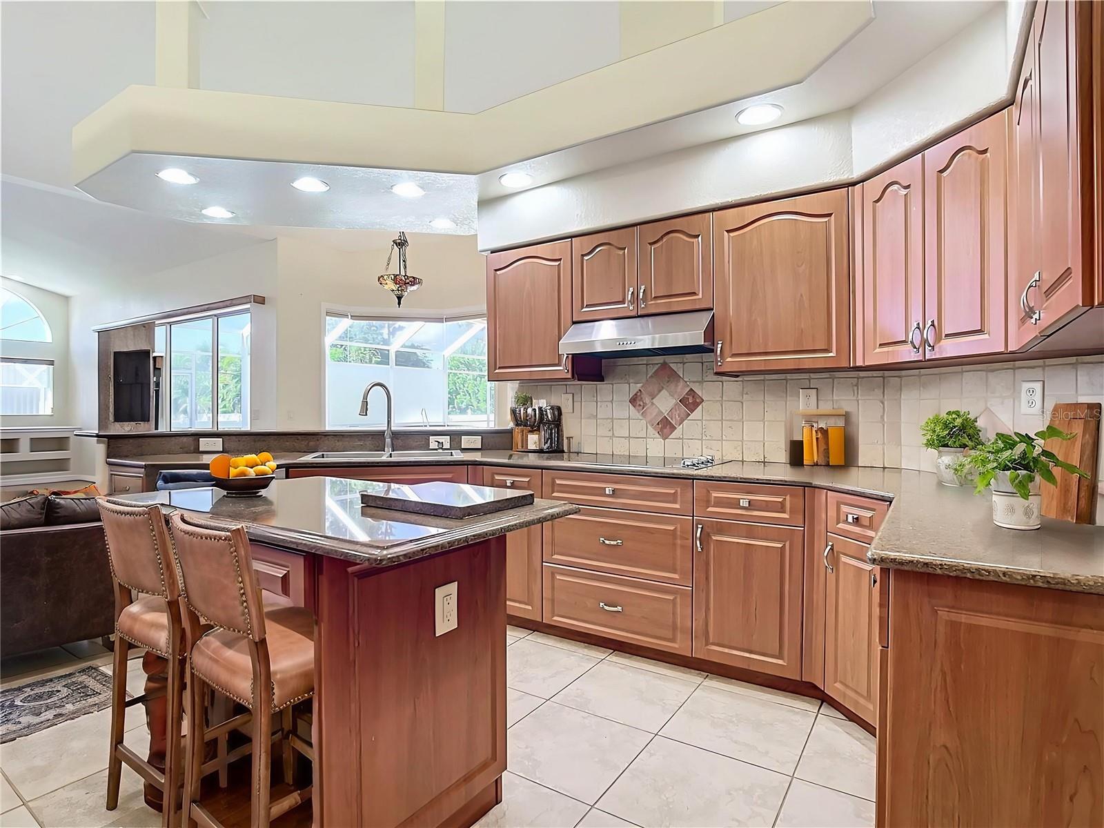 18065 Wing Ave Property Photo 5