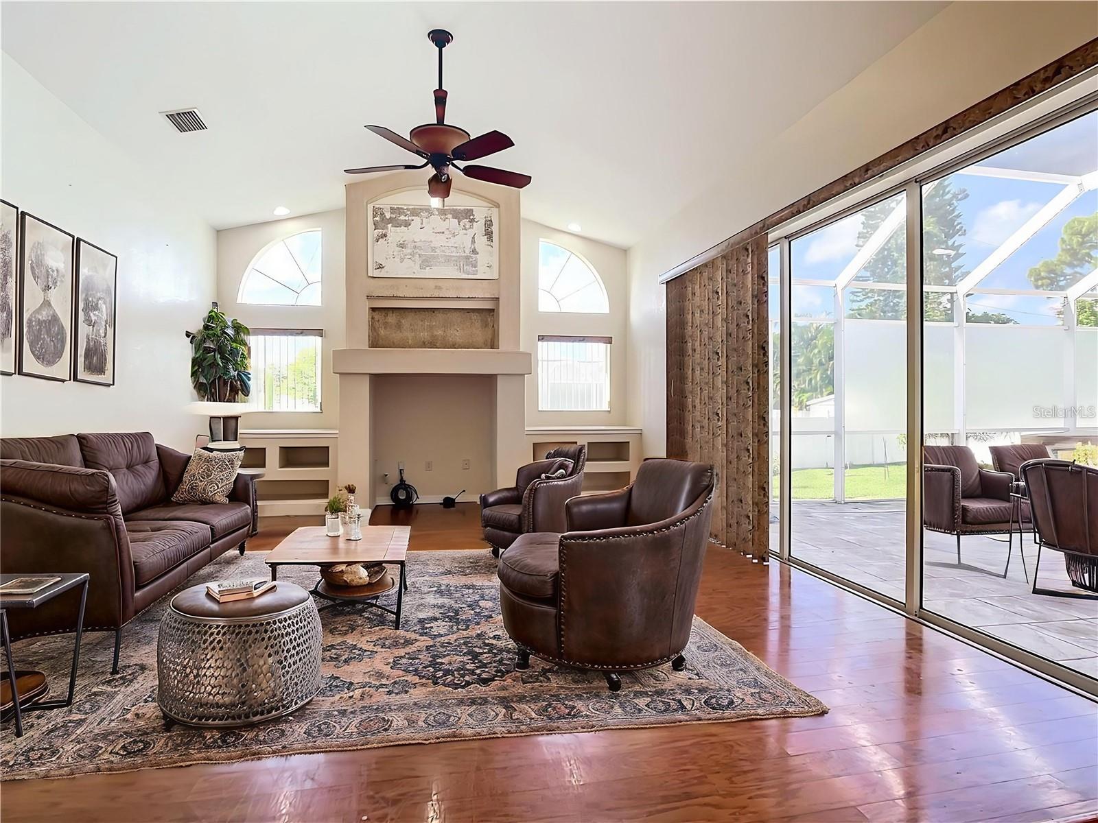 18065 Wing Ave Property Photo 9