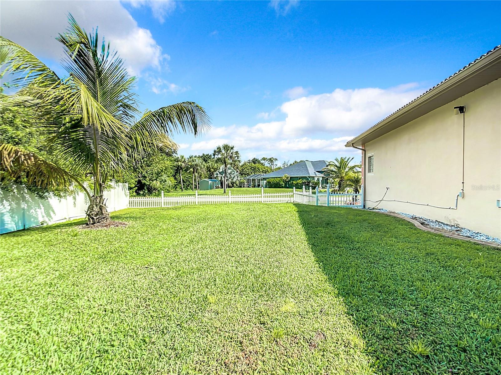 18065 Wing Ave Property Photo 21