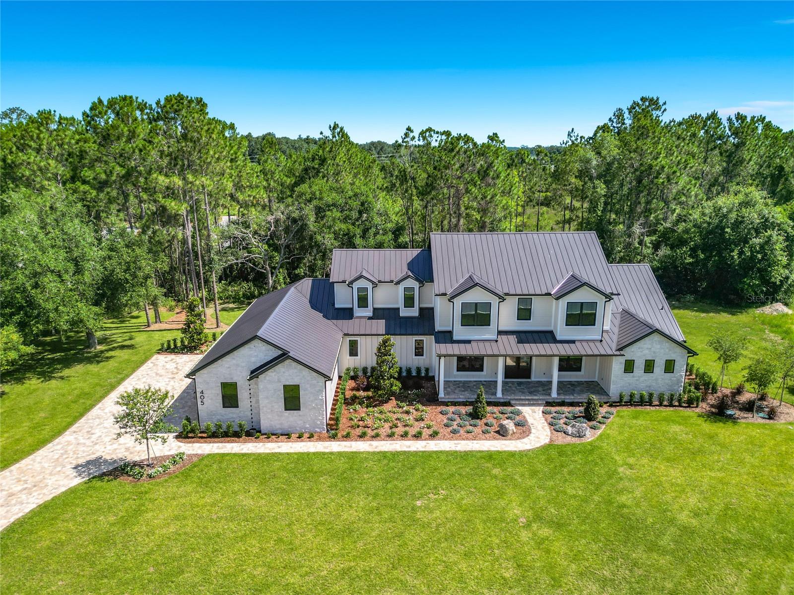 405 Long And Winding Rd Property Photo 4