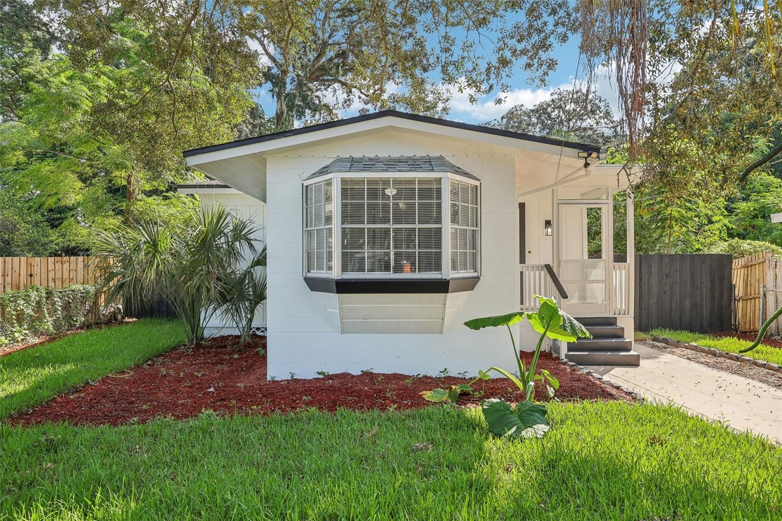 1815 Larkin Ave Property Photo 2