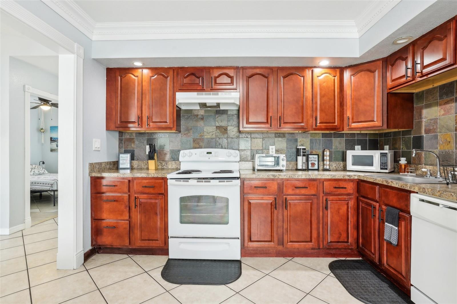 1815 Larkin Ave Property Photo 15