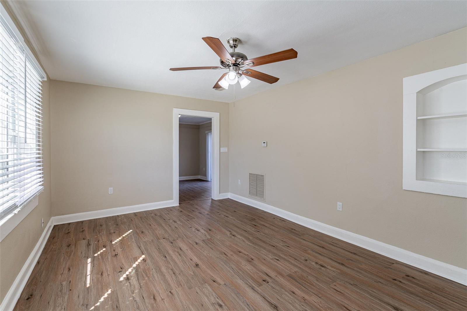 112 S Moss St Property Photo 11