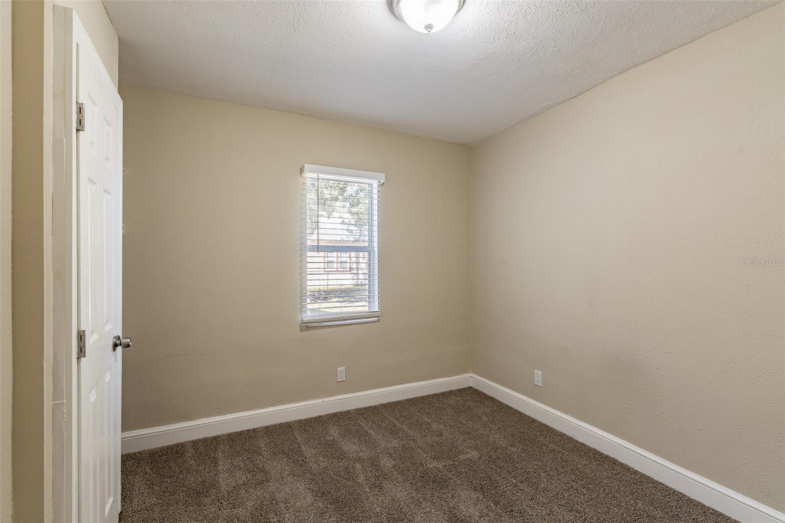 112 S Moss St Property Photo 17