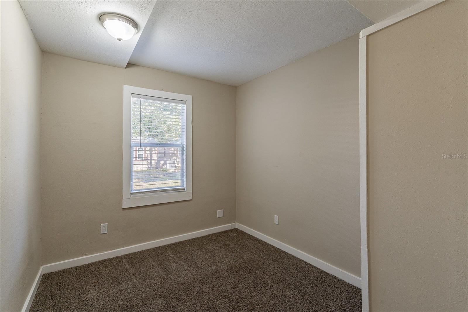 112 S Moss St Property Photo 20