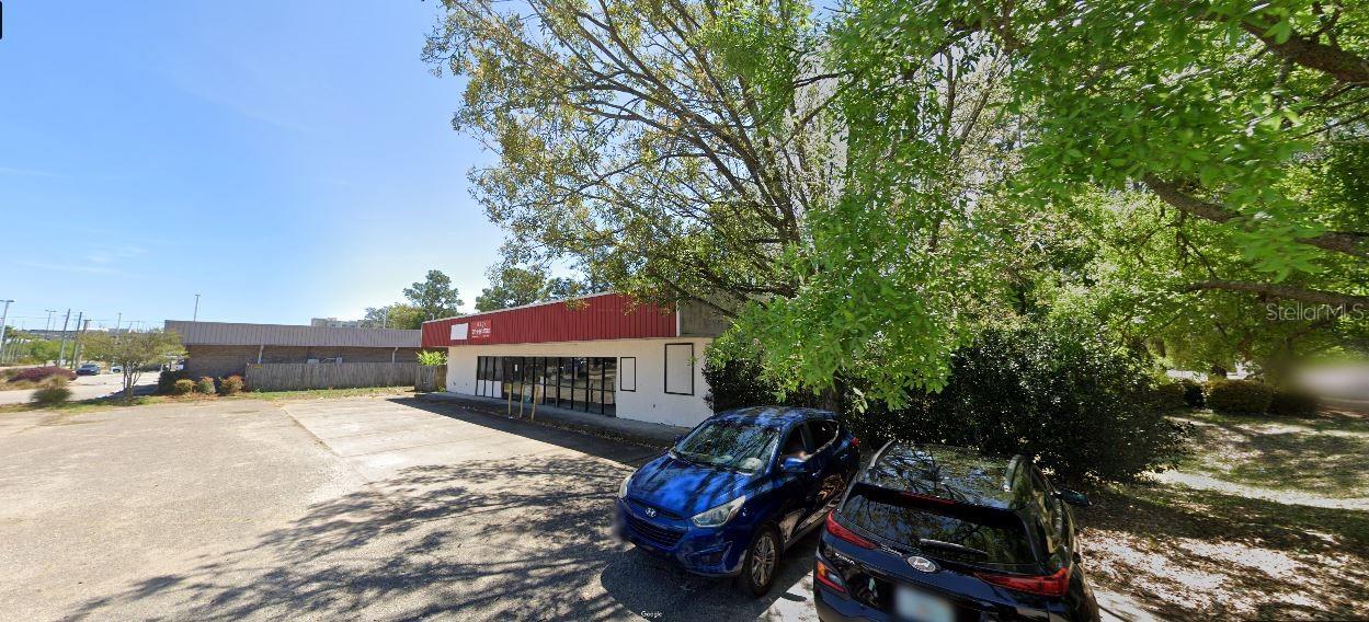 1167 College Blvd Property Photo 3