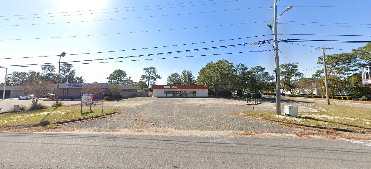 1167 College Blvd Property Photo 4