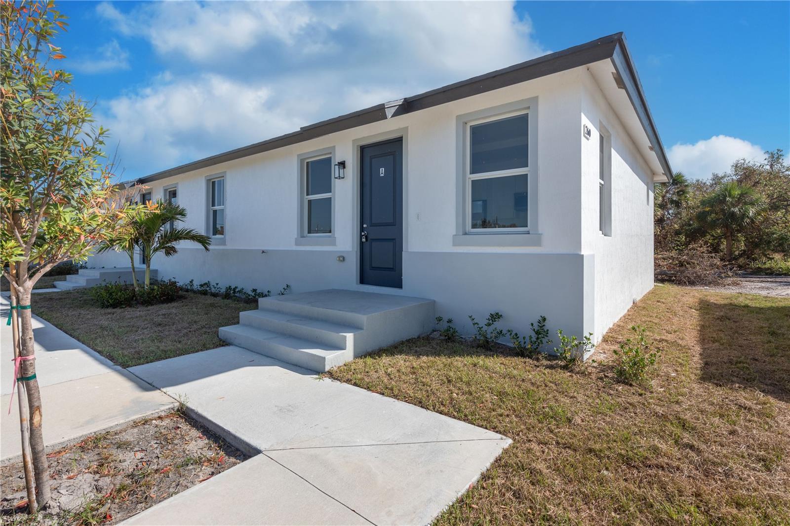 260 ROTONDA BLVD Property Photo 1