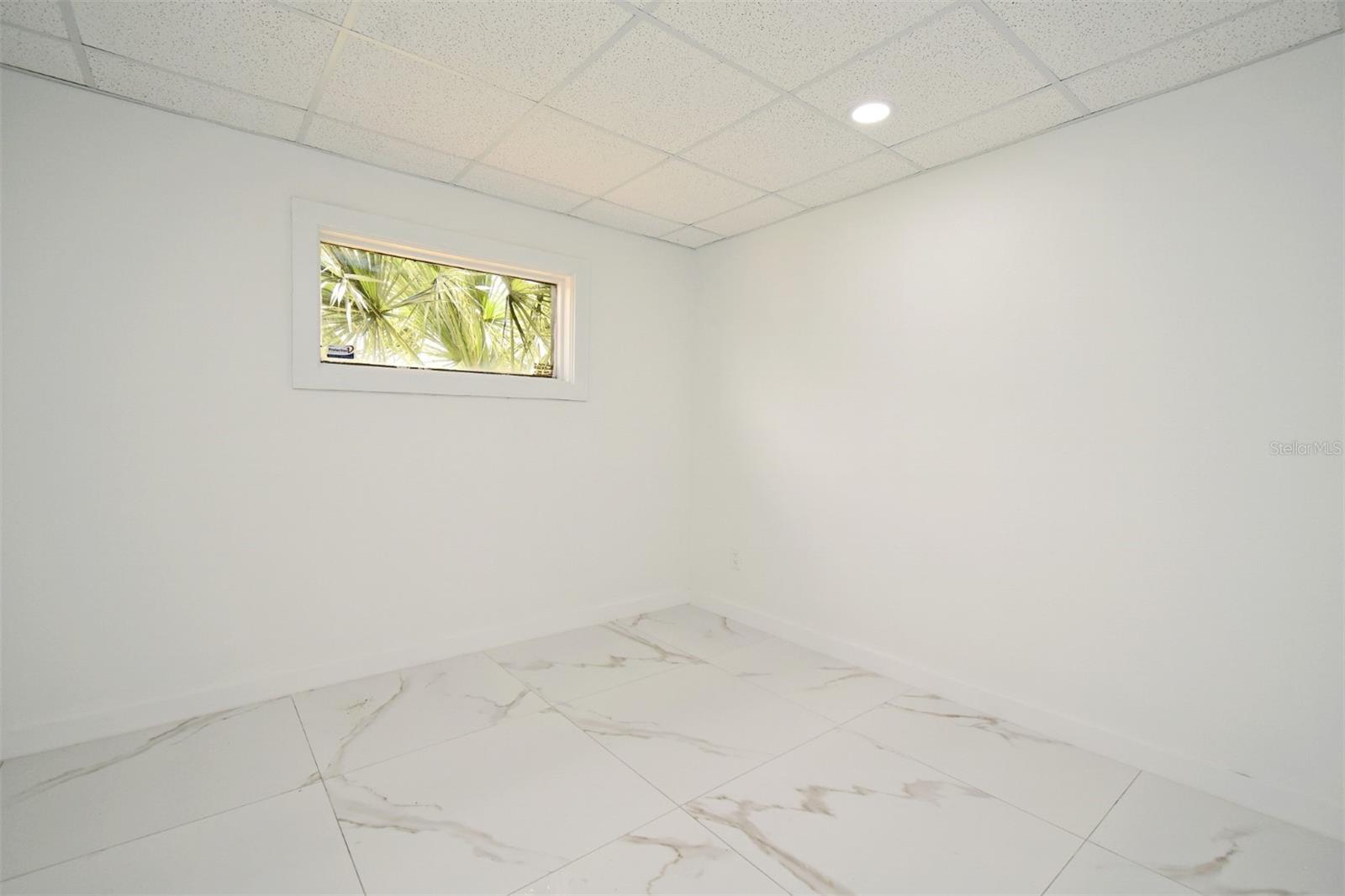 2445 Lee Rd Property Photo 10