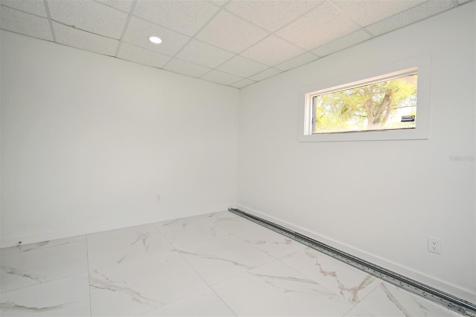 2445 Lee Rd Property Photo 11