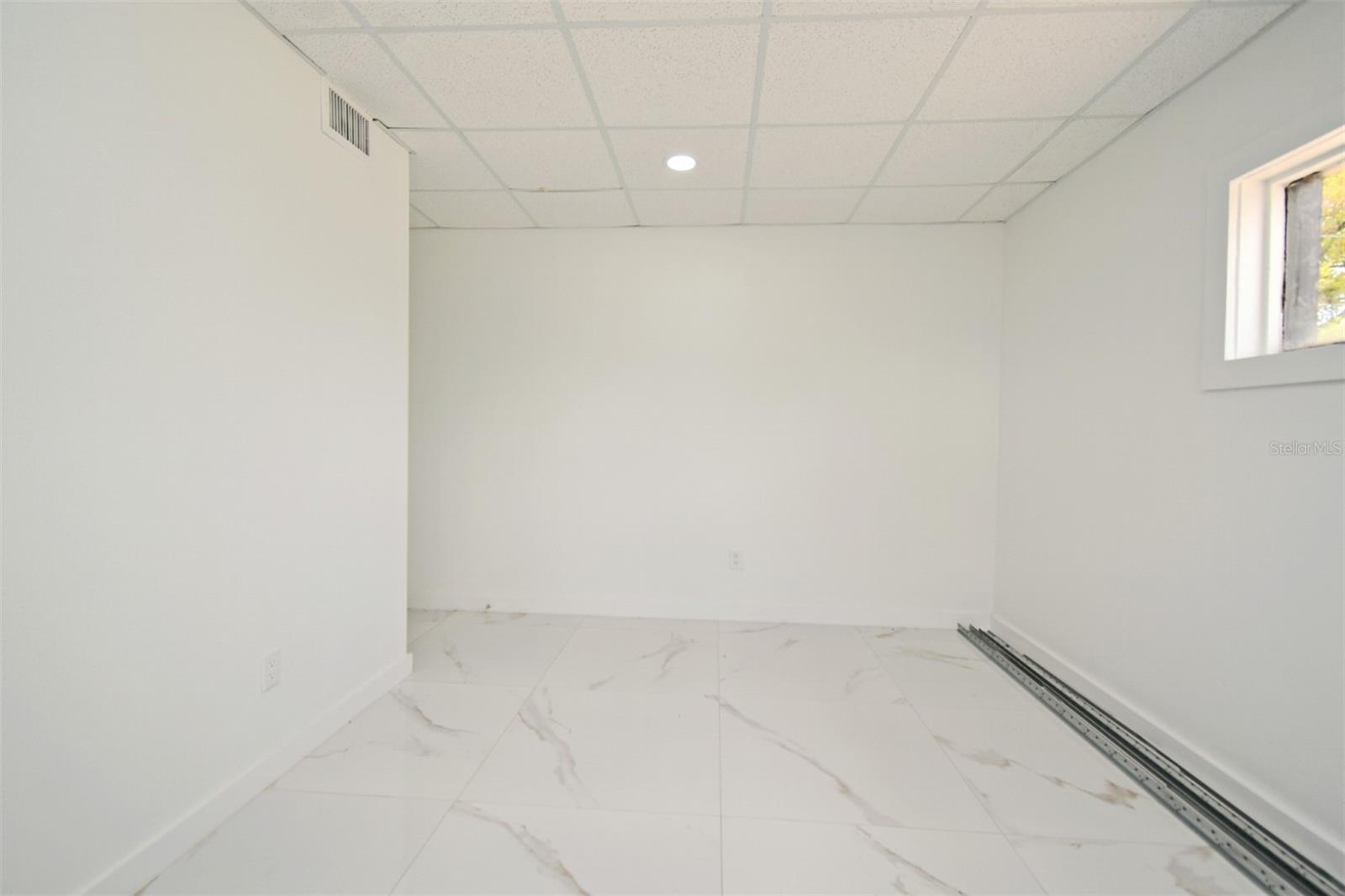 2445 Lee Rd Property Photo 12