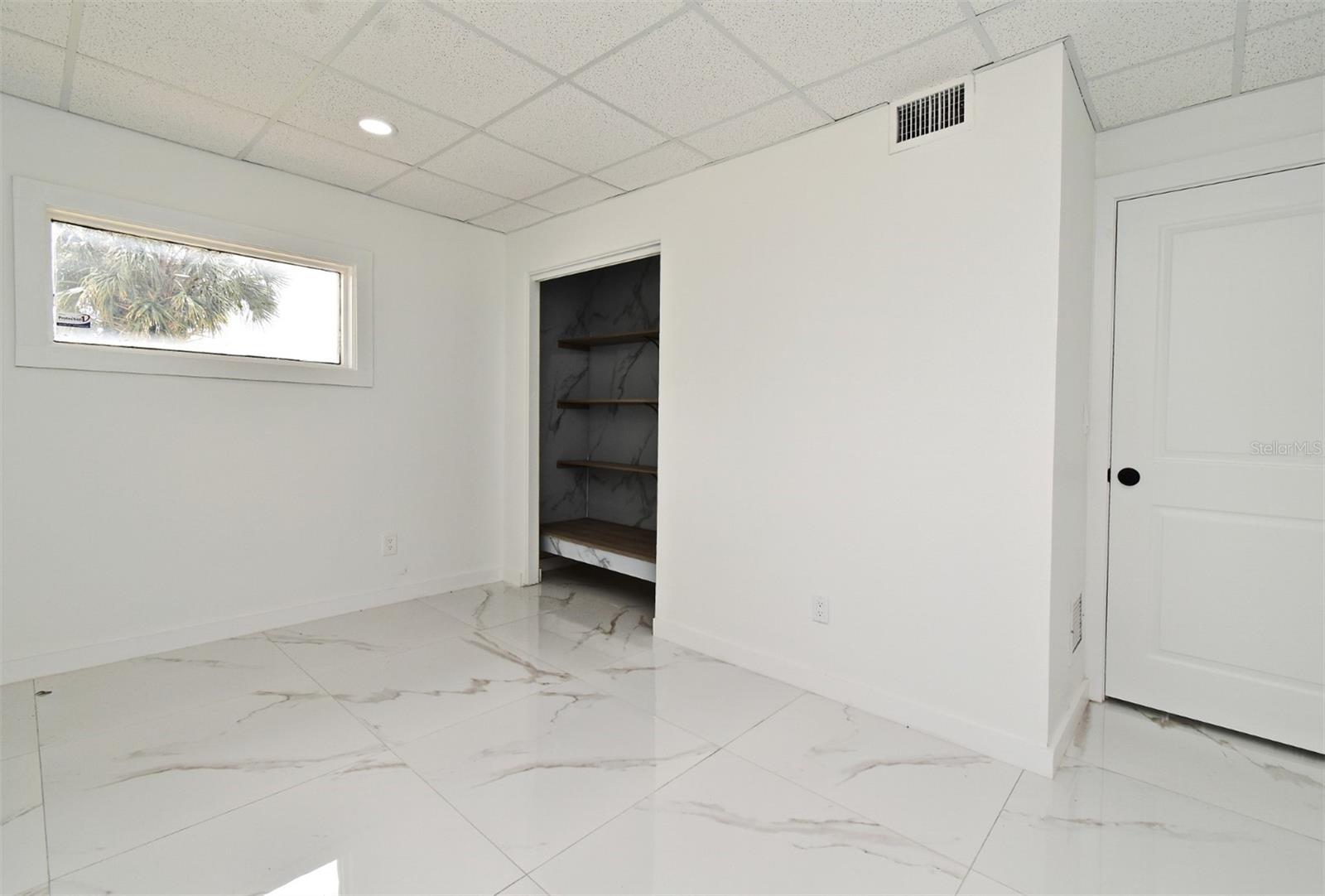 2445 Lee Rd Property Photo 15