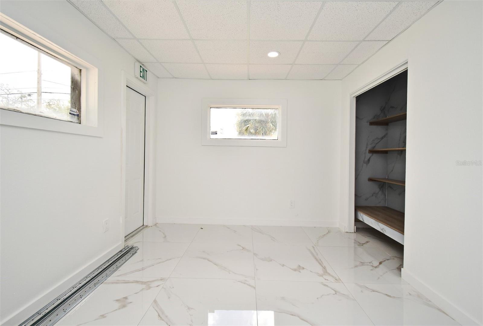 2445 Lee Rd Property Photo 16