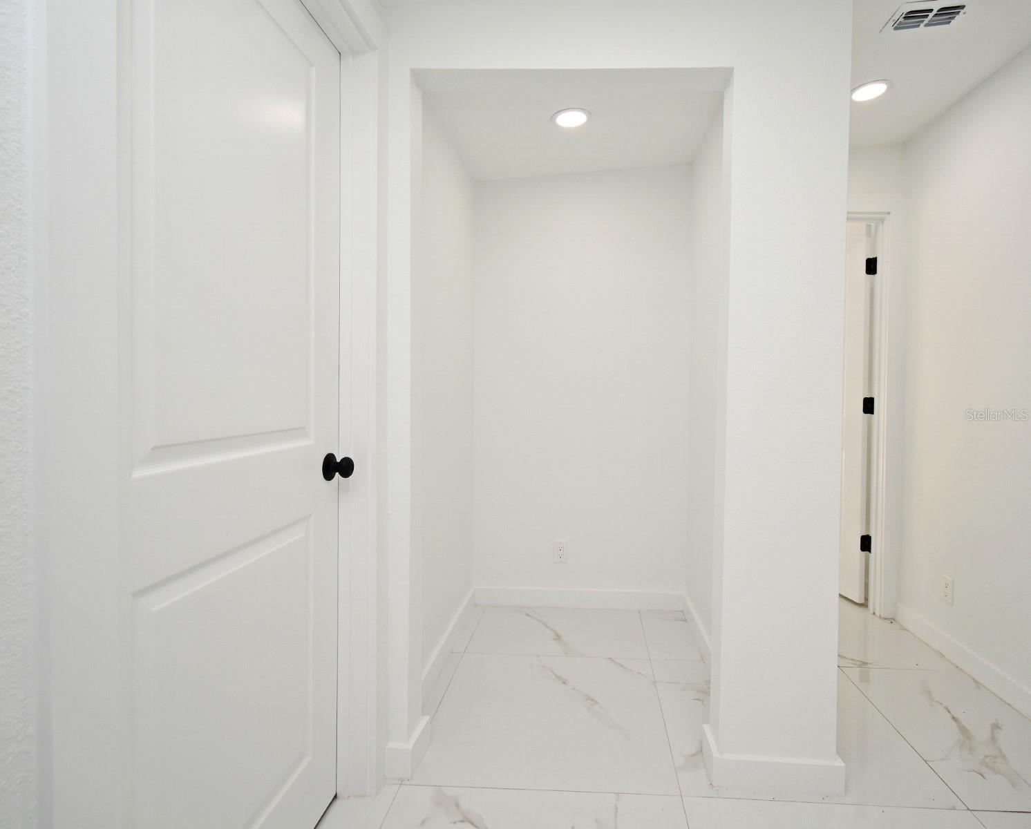2445 Lee Rd Property Photo 20