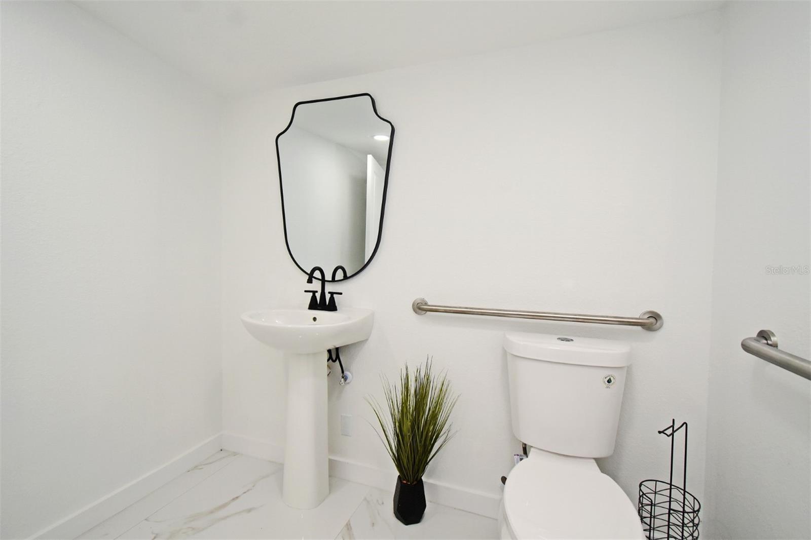 2445 Lee Rd Property Photo 22