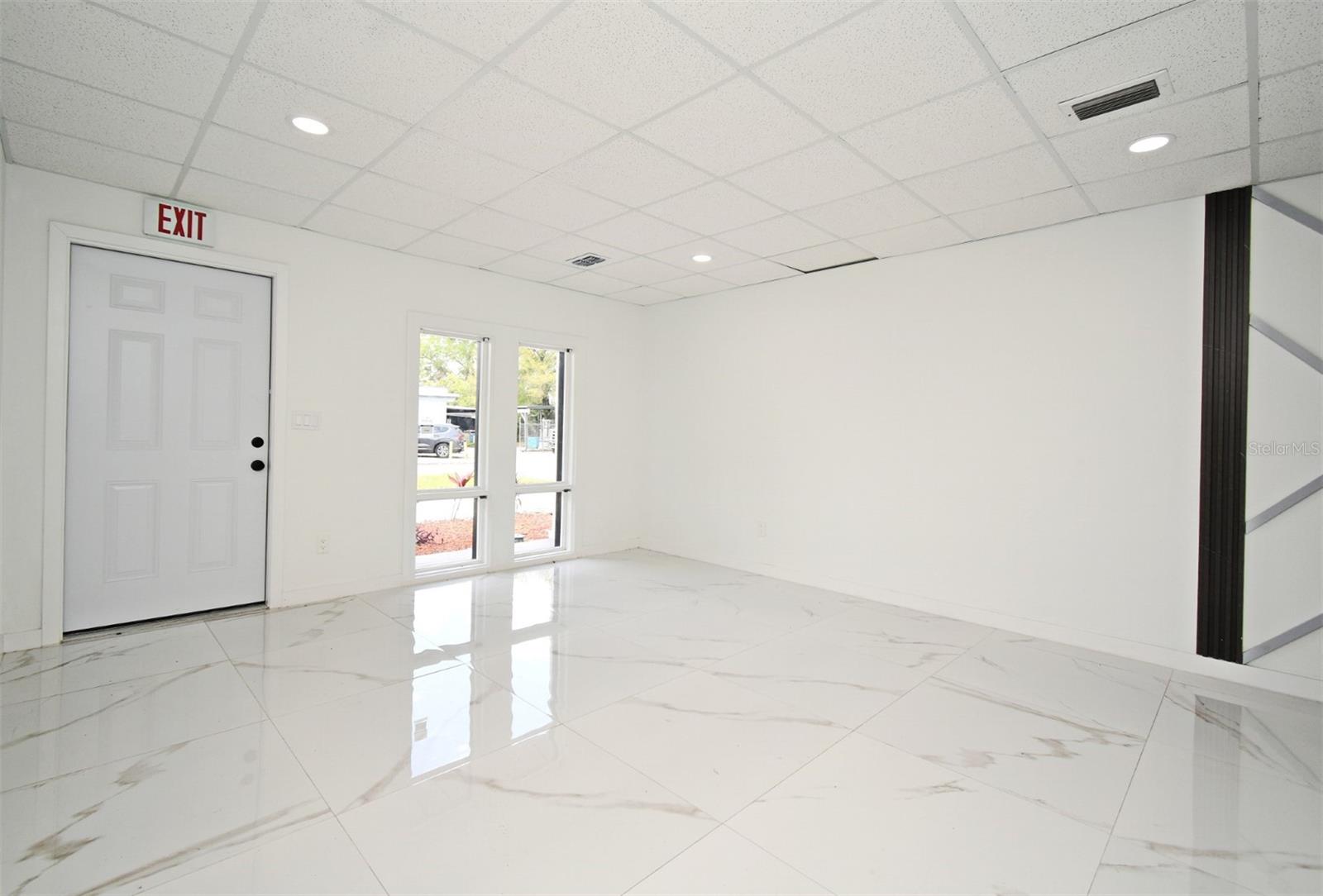 2445 Lee Rd Property Photo 23